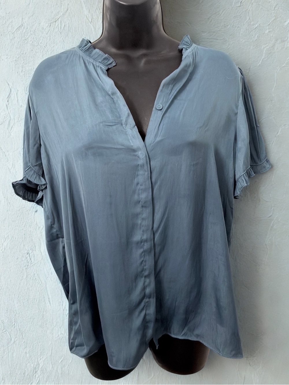 T Tahari Steel Blue Short Sleeve Button-Down Blouse